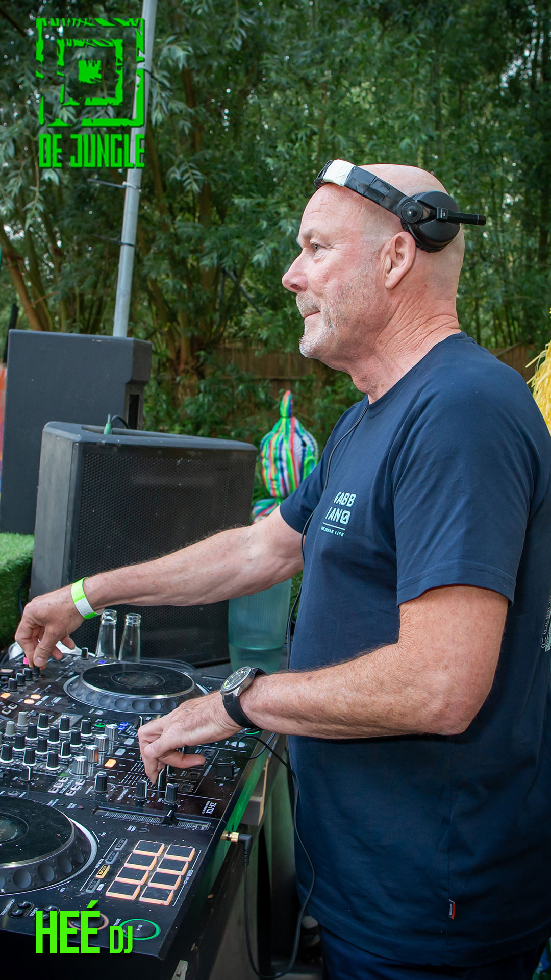 DJ in de Jungle.