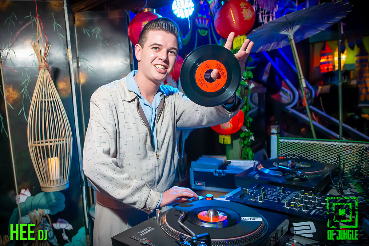 DJ in de Jungle.