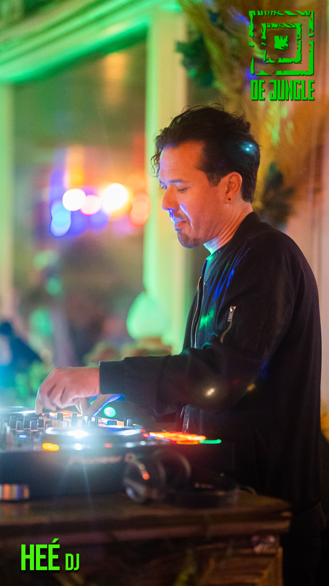 DJ in de Jungle.